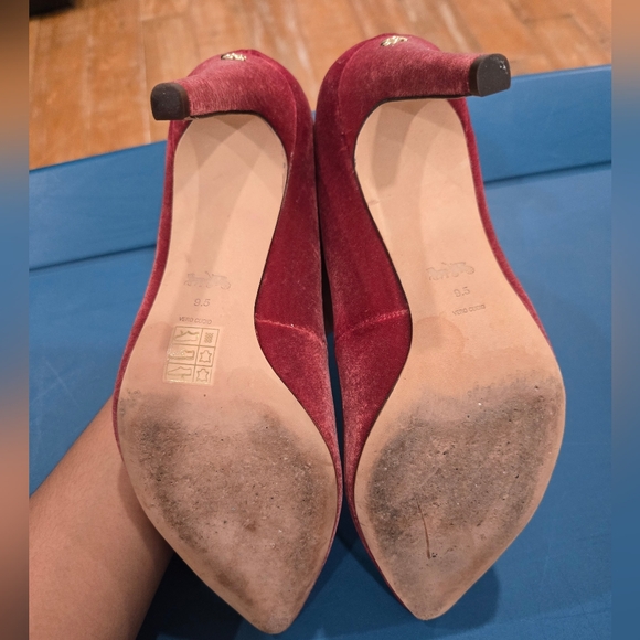 COACH VELVET HEELS - Picture 4 of 4